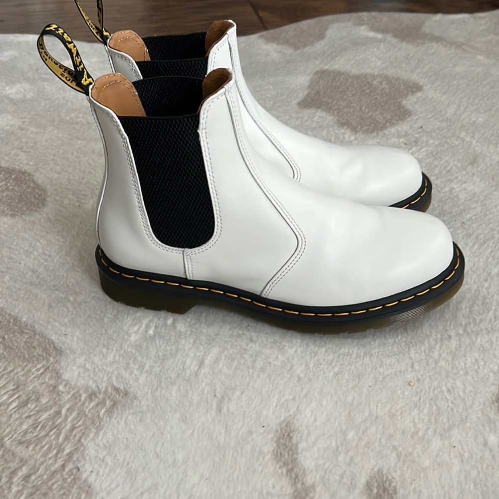 Lightly worn Doc Marten 2976 Chelsea boots